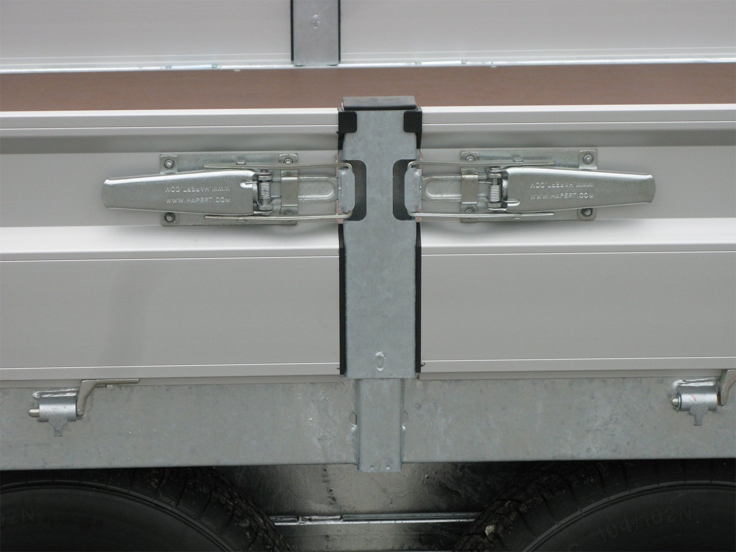 Hapert Azure H-2 – 3500 – 5050 x 2000 Niedriges Fahrwerk – Bereifung 195/50R13C - Bild 2