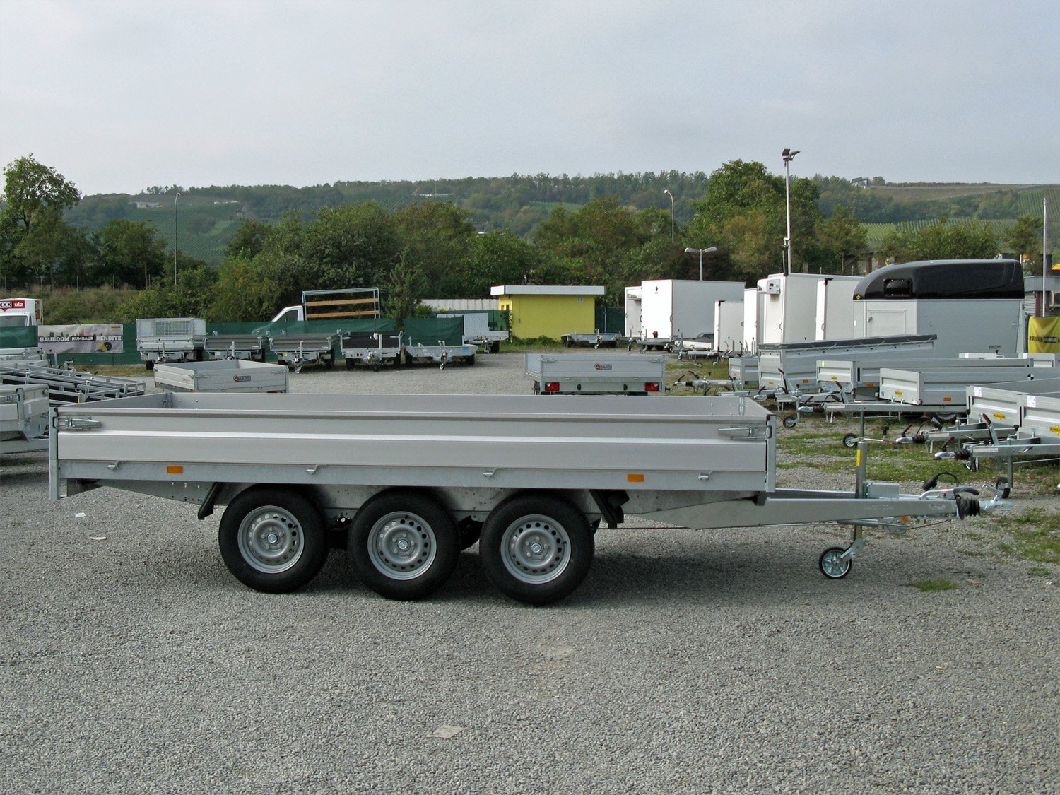 Hapert Azure H-3 – 3500 – 4550 x 2400 3 Achser – Parabelfederung - Bild 9