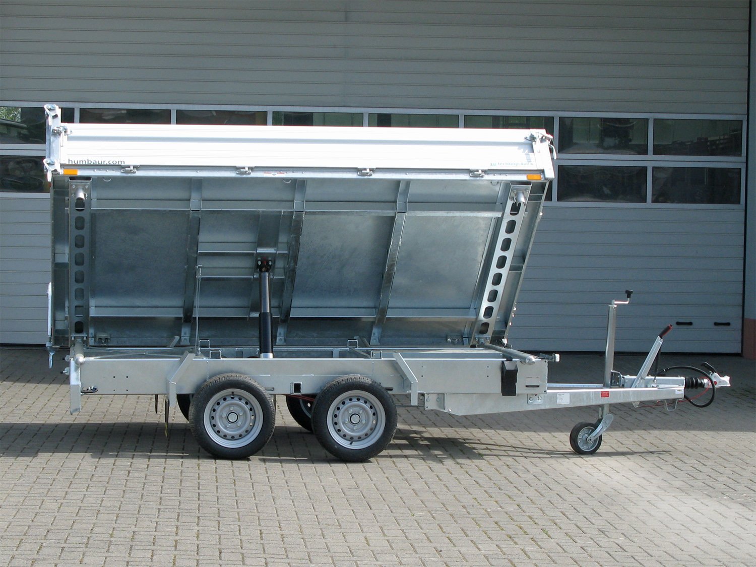 hu3016-1_humbaur_htk_300031_alu_2jrQ1UqlcTjClT.jpg Humbaur HTK 3000.31 ALU E-Pumpe - Bild 1