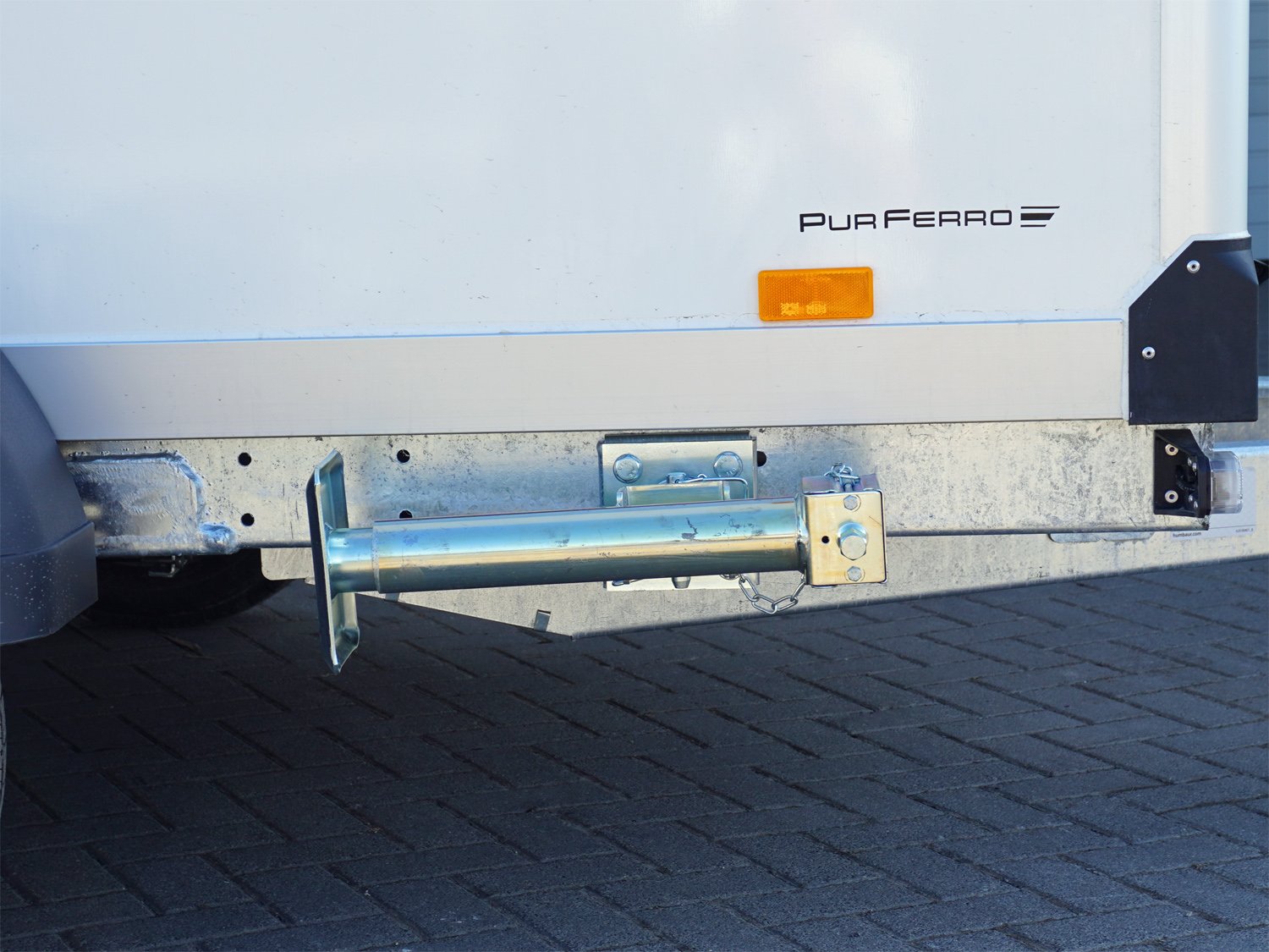 Humbaur HGK 25 32 18 – 21 PF60 Deluxe Tandem-Kühlkoffer mit hochwertiger Isolierung - Bild 4